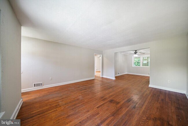 Foto del edificio - 214 Maryland Ave