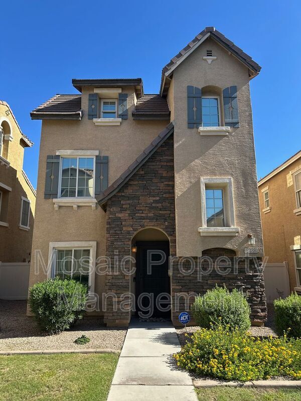 Building Photo - 1328 S Sabino Dr