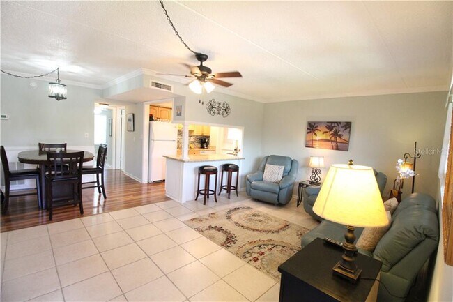 Building Photo - 12760 Indian Rocks Rd
