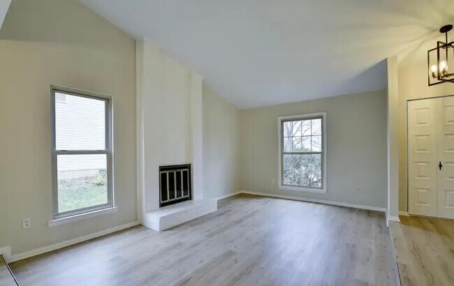 Building Photo - 1706 Fantasia Cir