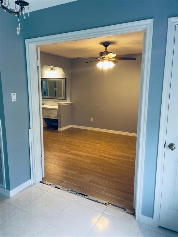 Foto del edificio - 631 E Country Grove Cir