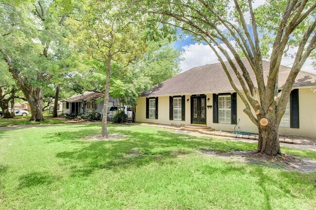 Building Photo - 9619 Val Verde St