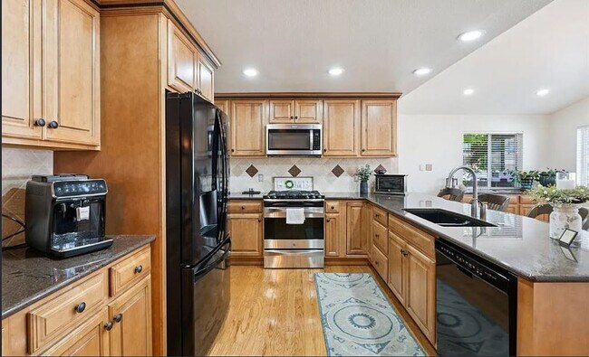 Foto del edificio - 2051 N Academy Blvd