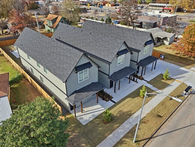 Foto del edificio - 3 Bed | 2 Bath Luxury Duplex