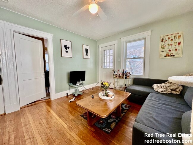 Photo - 44 Day St Apartment