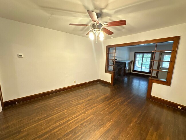 Building Photo - E Hudson St 117-119 NSLLC
