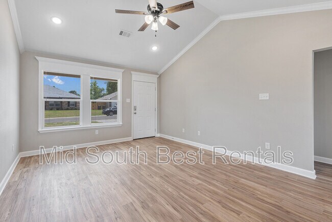 Foto del edificio - 620 Timberline Rd