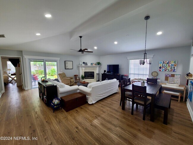 Foto del edificio - 1150 Nesting Eagles Ln