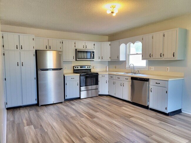 Foto del edificio - 3 bedroom home in Maiden