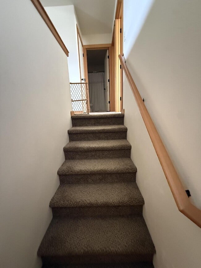 Building Photo - 360 Adeline Dr