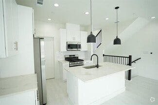 Building Photo - 7207 Mohawk Dr