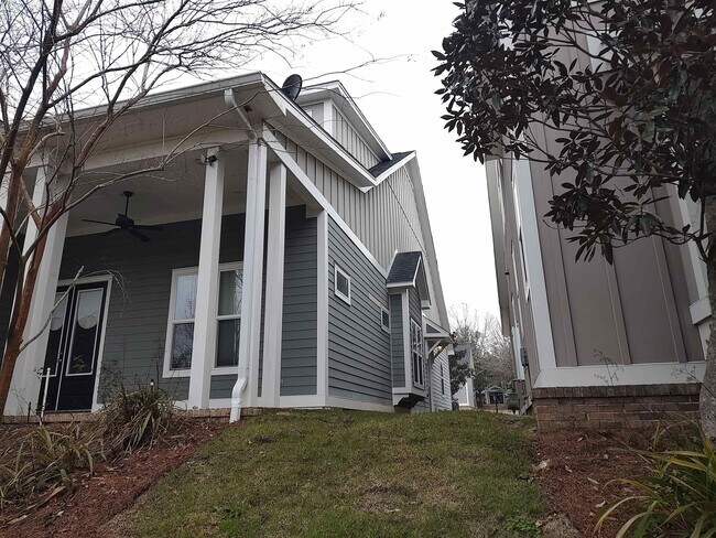 Foto del edificio - 3549 Esplanade Way