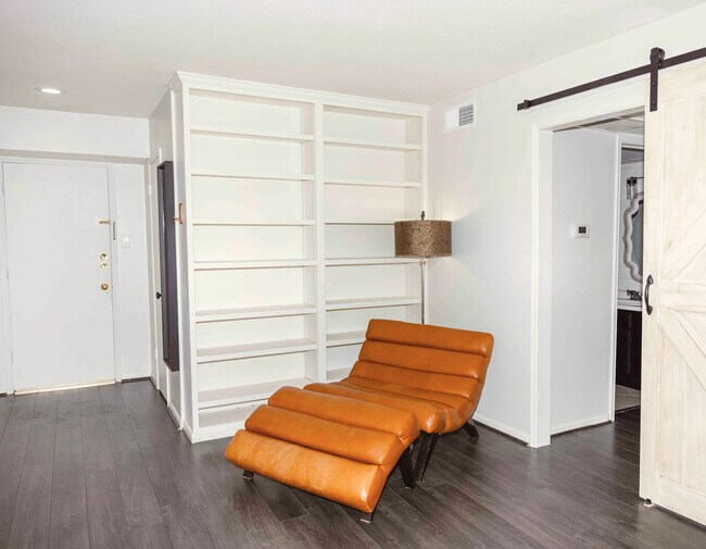 Foto del edificio - 353 N Post Oak Ln