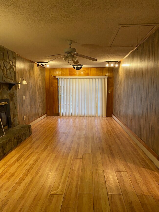 Building Photo - 4413 Jenwood St