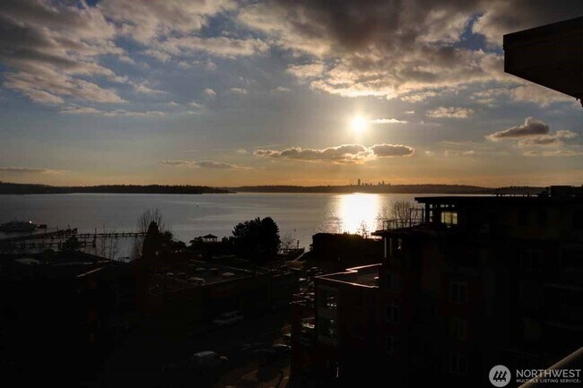 Foto del edificio - 2Bd/2Ba Kirkland Condo