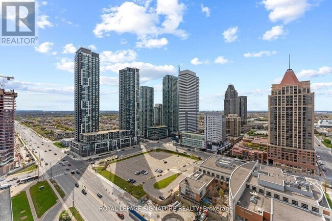 Building Photo - 330 Burnhamthorpe Rd W