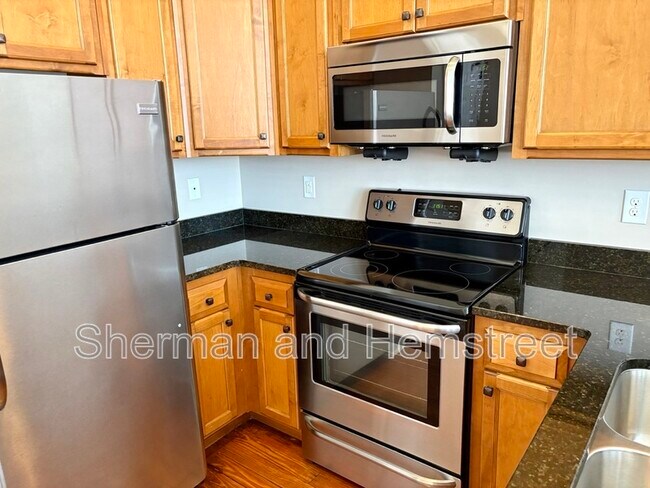 Building Photo - 1204 Broad St