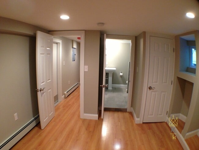 Building Photo - 672 Washington St