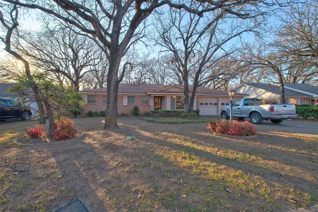 Primary Photo - 500 Canyon Ridge Dr
