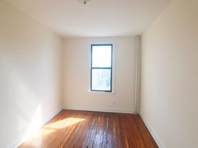 Building Photo - 1505 Saint Nicholas Ave