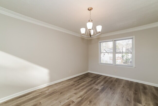 Foto del edificio - 5690 Roundelay Way
