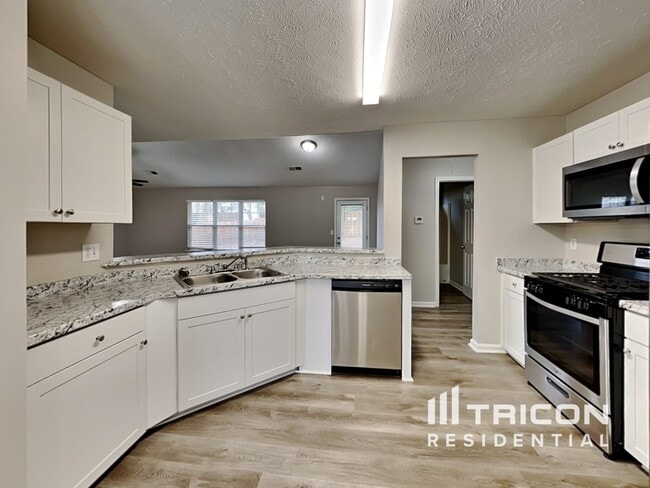 Building Photo - 2767 Lake Park Ridge W