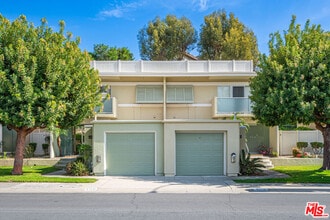 Building Photo - 4118 Del Mar Ave