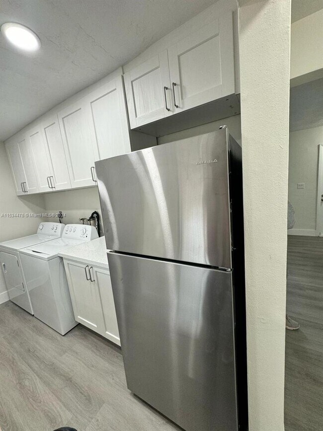 Foto del edificio - 2766 NW 196th St
