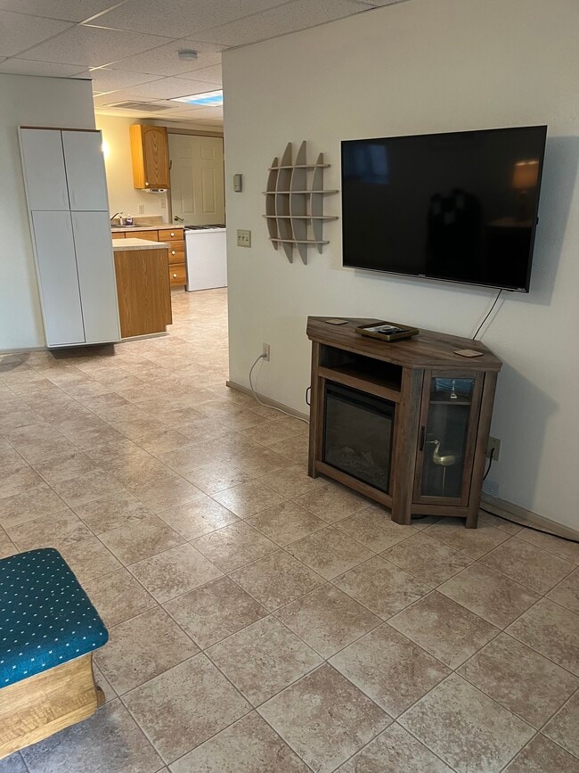 Building Photo - 1227 Parkhill Dr