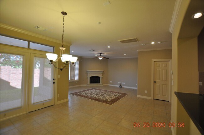 Foto del edificio - 4342 Lake Walk Ct