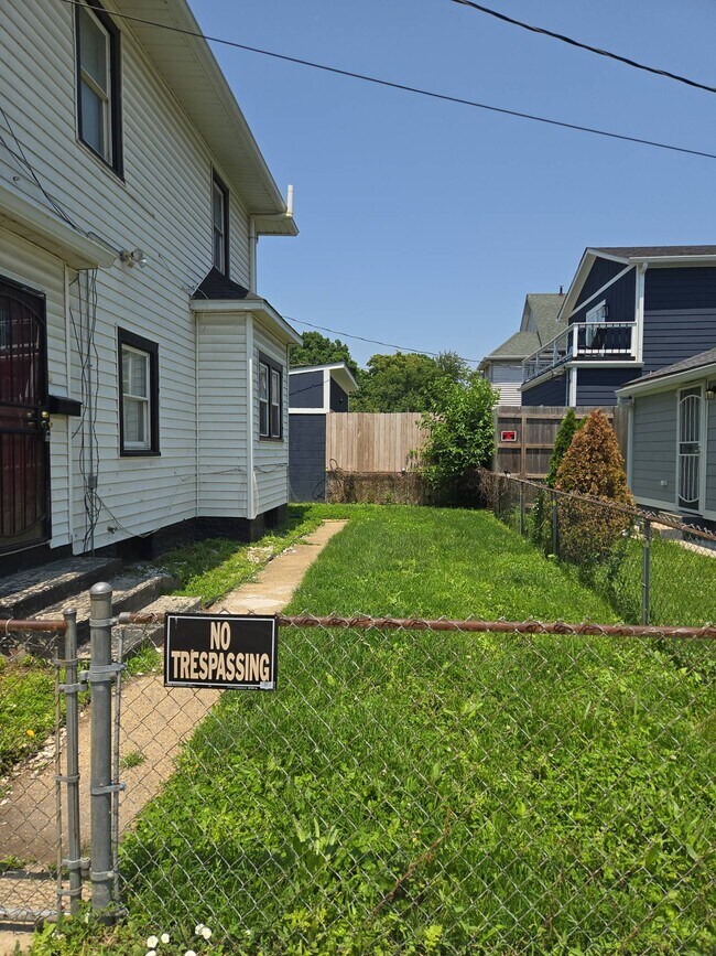 Building Photo - 154 W 23rd St