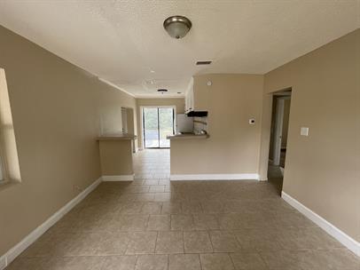 Foto del edificio - 3138 W 15th St