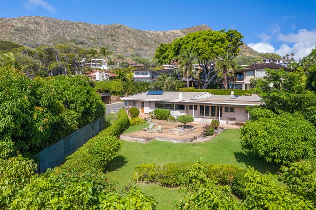 Foto del edificio - Diamond Head Mid-Century Modern Home