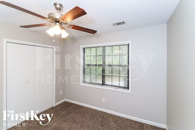 Foto del edificio - 4650 Fox Hollow Ct