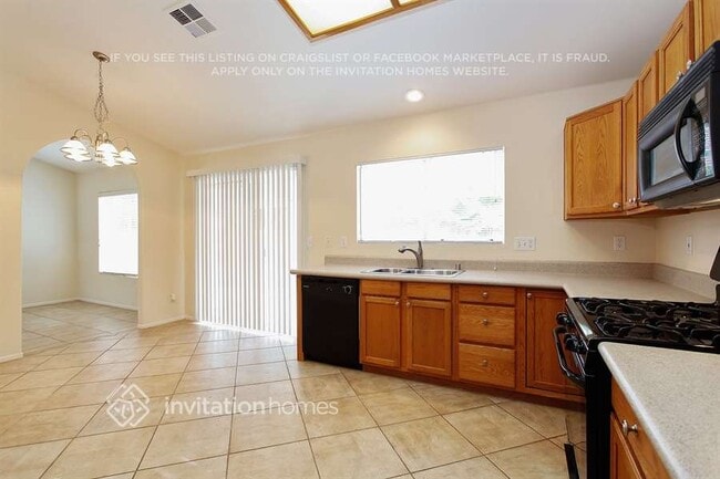 Building Photo - 23195 Twinflower Ave