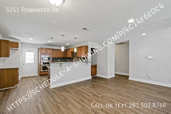 Foto del edificio - 5251 Pomander Rd