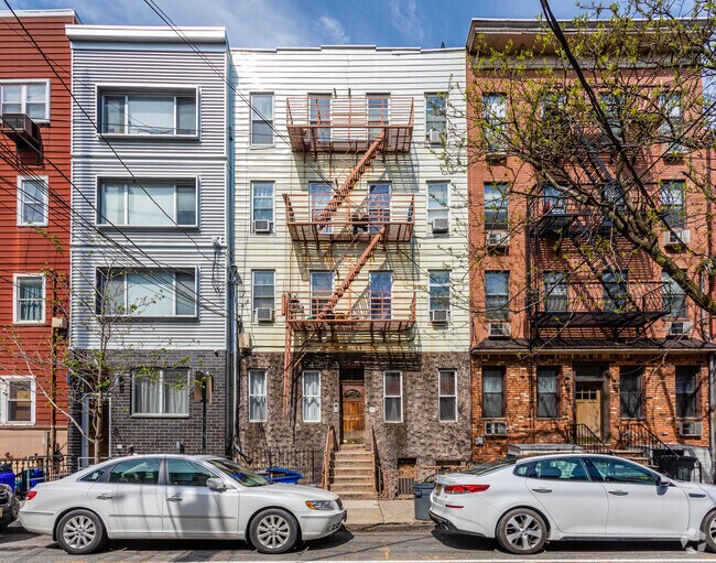 Building Photo - 412 Madison St