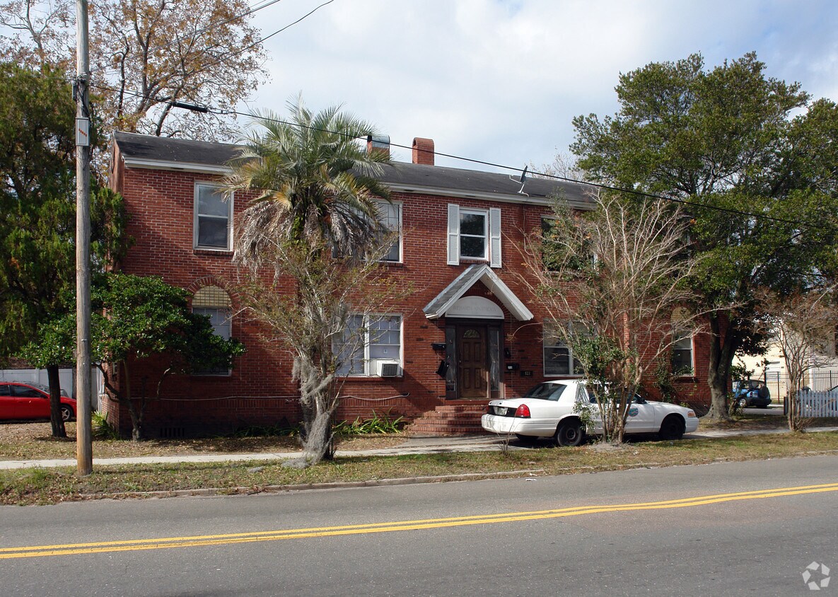 Primary Photo - 2622 Boulevard St