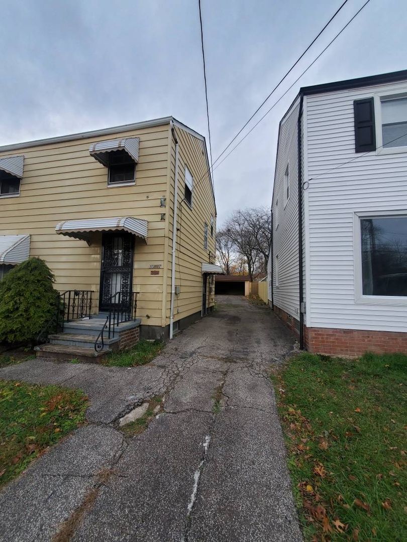 10317 Avon Ave Cleveland, OH 44105 – photo 3