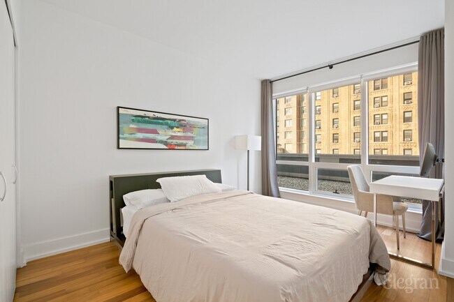 Building Photo - 350 W 42nd St