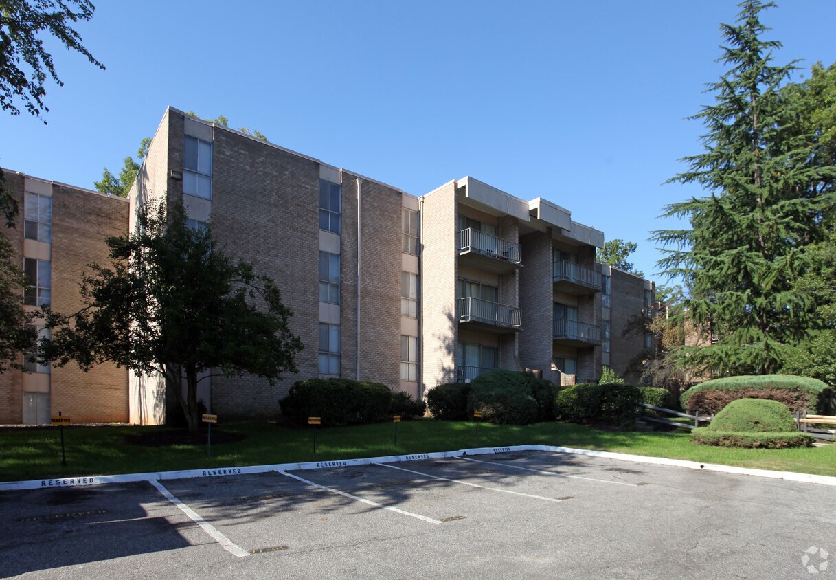 Forest Lake Apartments 9869 Good Luck Rd Lanham, MD Apartments for