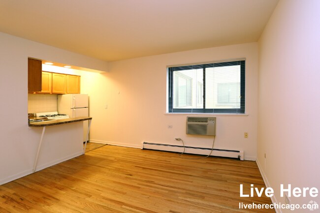 Foto del edificio - 540 W Roscoe St