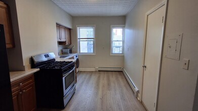 Building Photo - 404 Madison St