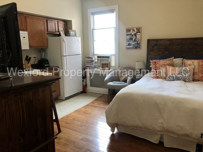 Building Photo - Charming Efficiency Studio in Logan Circle!