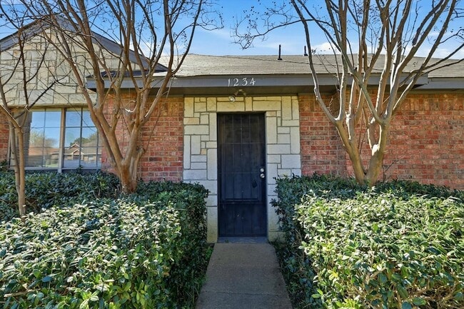 Photo - 1234 Roan Dr House