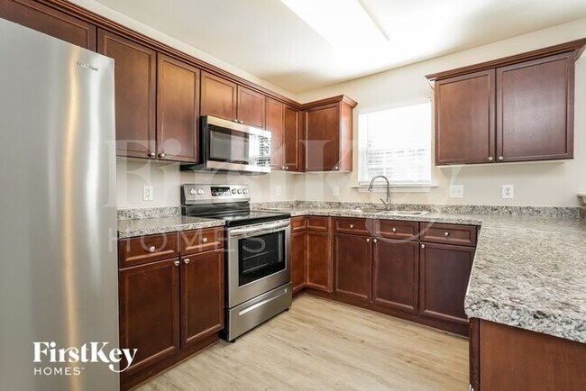 Foto del edificio - 1050 Spruce Garden Dr