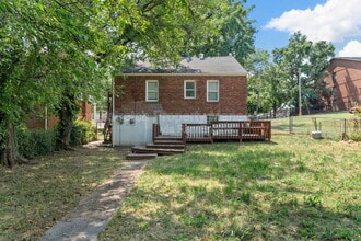 Building Photo - 2633 Avie Dr