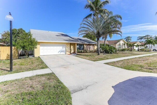 Foto del edificio - 782 Ryanwood Dr