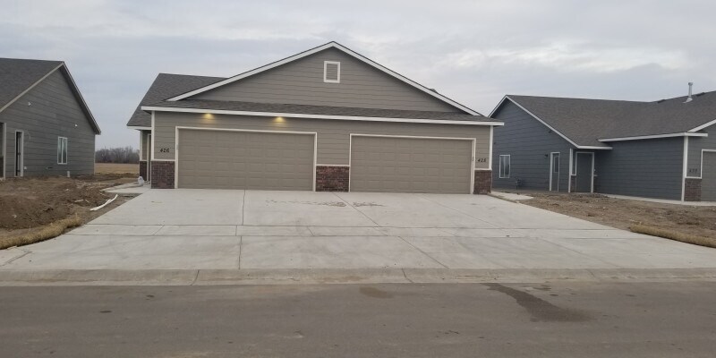 Primary Photo - 1621 East Horstmann Court