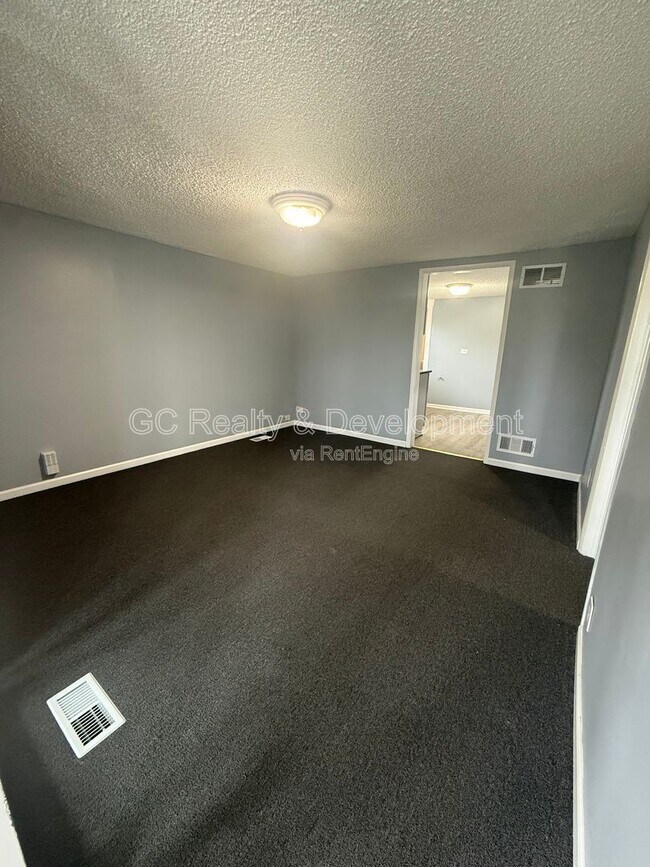 Foto del edificio - 5102 S Mulligan Ave